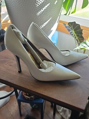 Chinese Laundry Spicy Pointed Toe Pumps